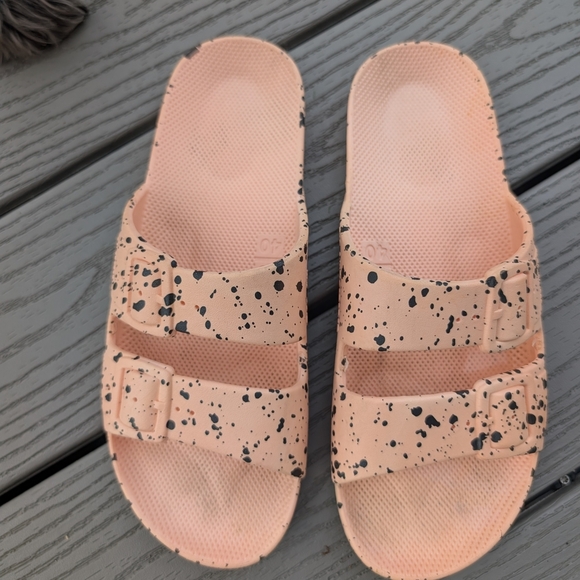 Freedom Moses Angie Pink with splatters
size 39/40 - Picture 1 of 4